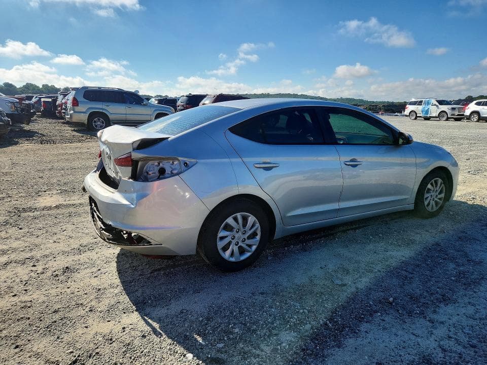 2019 HYUNDAI ELANTRA SE 3