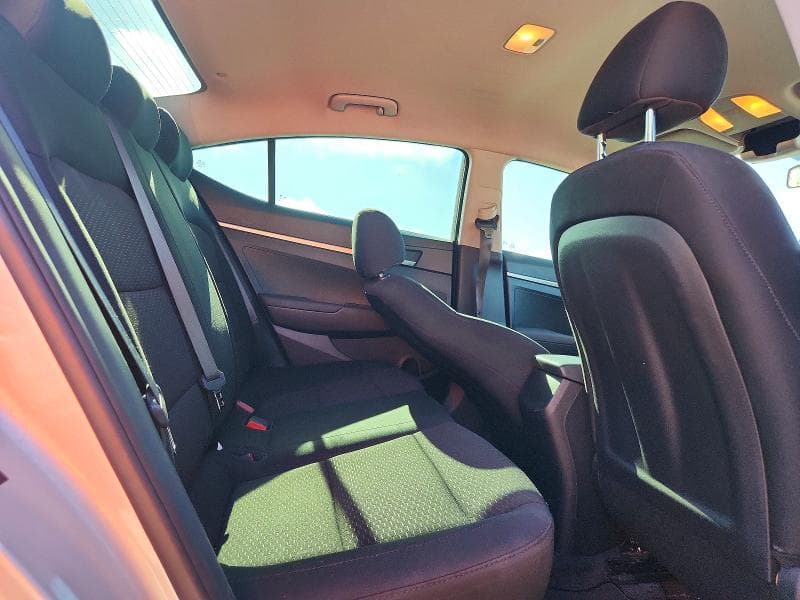 2019 HYUNDAI ELANTRA SE 10