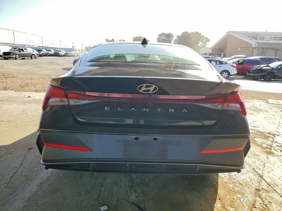 2024 HYUNDAI ELANTRA SEL 6