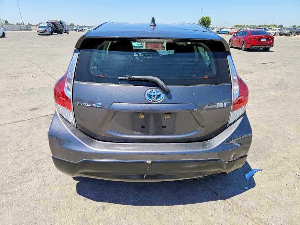 2017 TOYOTA PRIUS C TWO 6