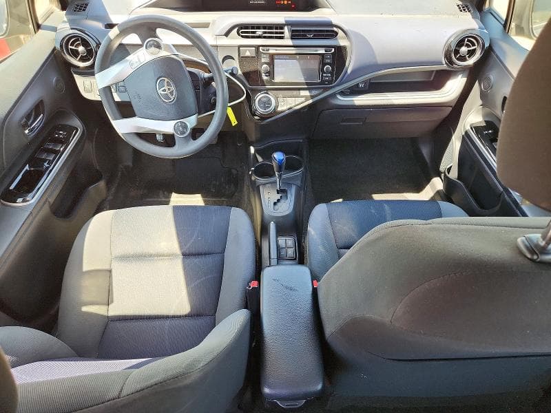 2017 TOYOTA PRIUS C TWO 8