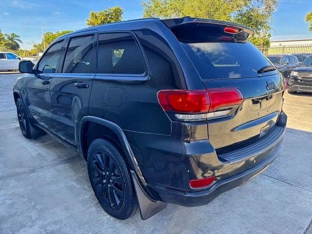 2021 JEEP GRAND CHEROKEE LAREDO 2