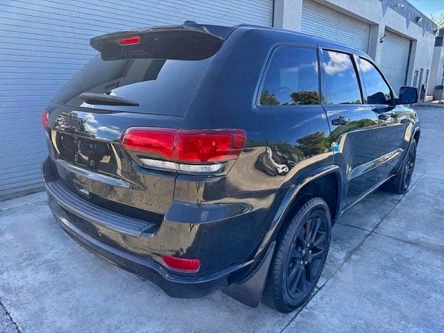 2021 JEEP GRAND CHEROKEE LAREDO 3