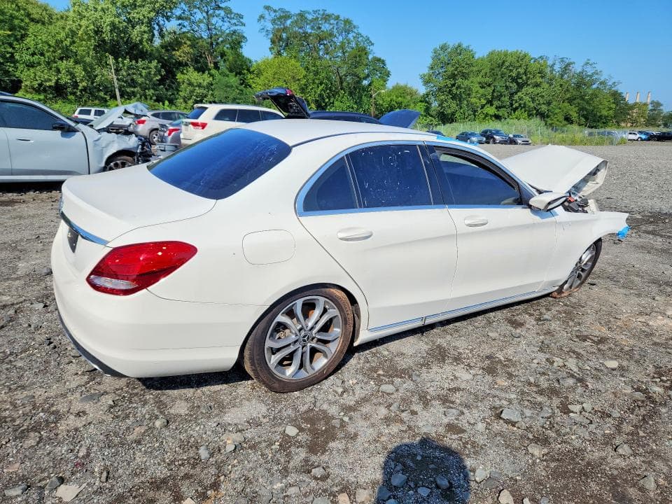 2017 MERCEDES-BENZ C 300 3