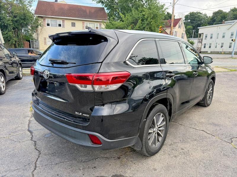 2017 TOYOTA HIGHLANDER XLE 3