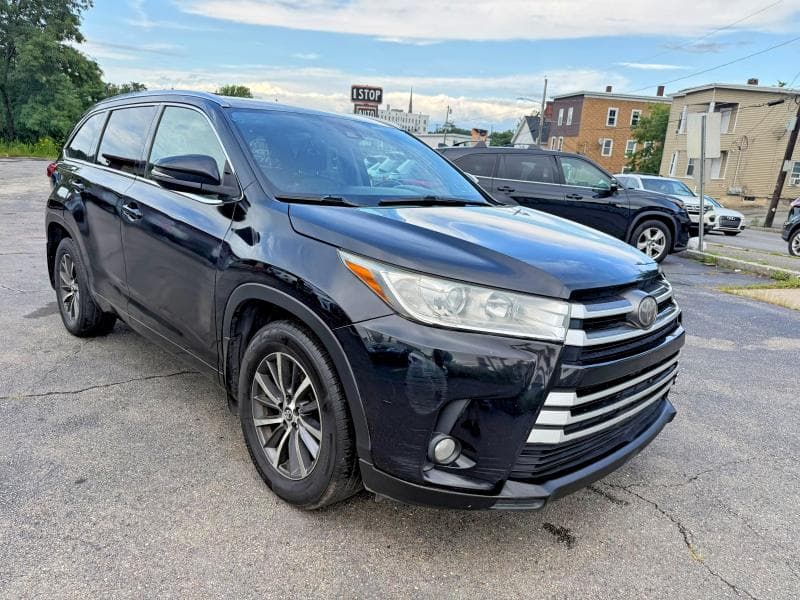2017 TOYOTA HIGHLANDER XLE 4
