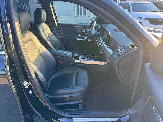 2020 MERCEDES-BENZ GLB 250 7