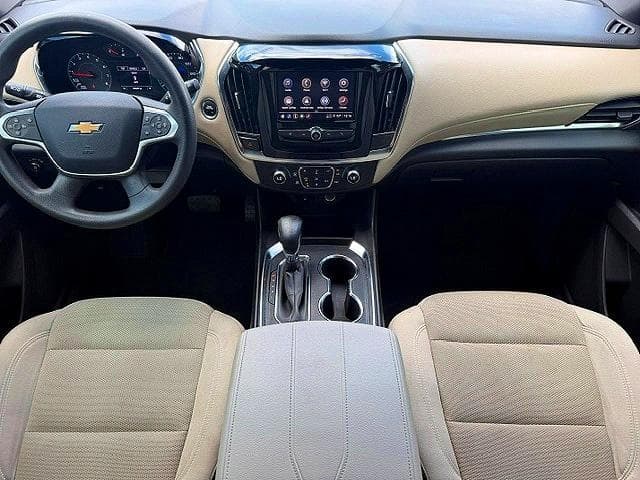 2023 CHEVROLET TRAVERSE LS 8