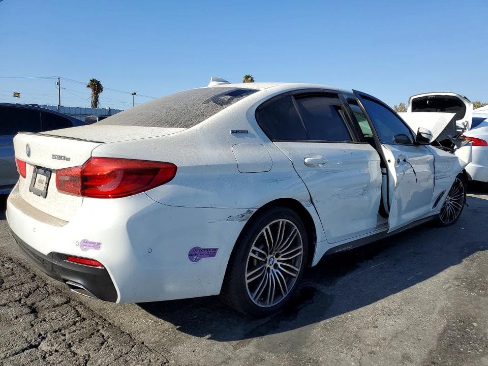2019 BMW 530E 3