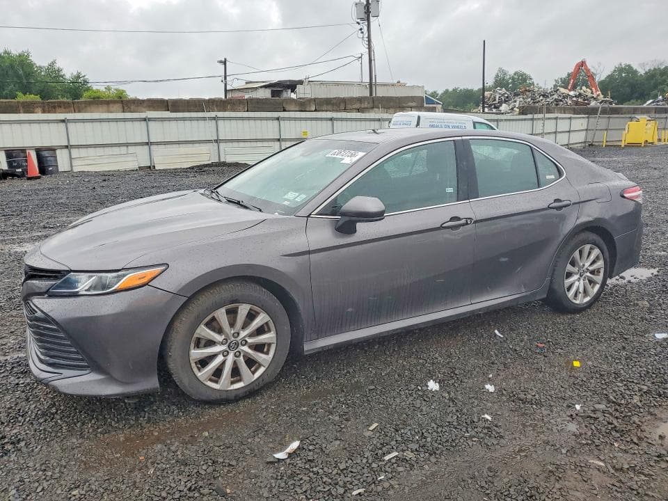 2018 TOYOTA CAMRY LE - 1