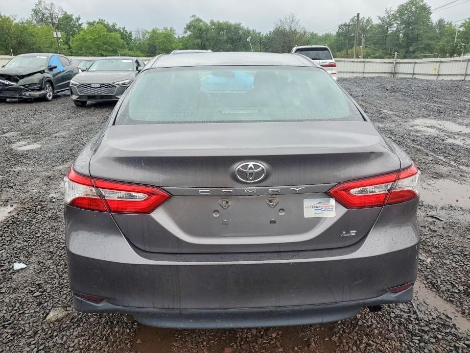 2018 TOYOTA CAMRY LE 6