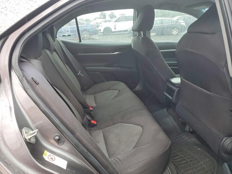 2018 TOYOTA CAMRY LE 10