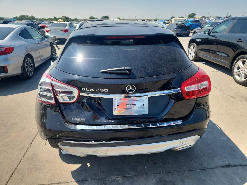 2017 MERCEDES-BENZ GLA 250 6