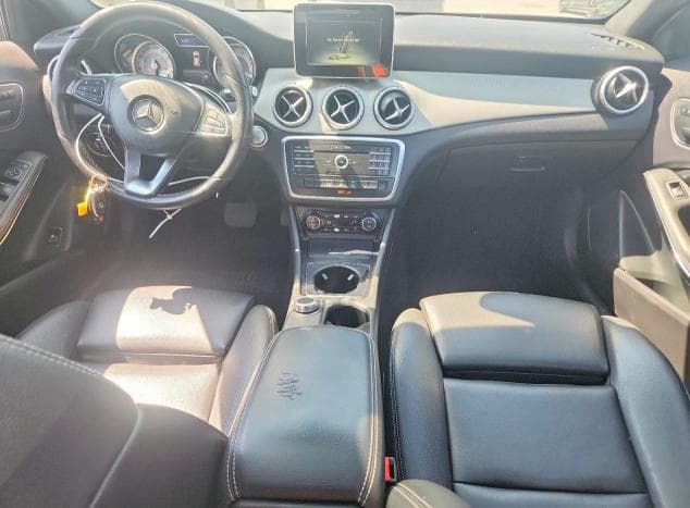 2017 MERCEDES-BENZ GLA 250 8