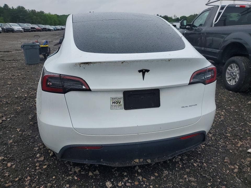2023 TESLA MODEL Y 23