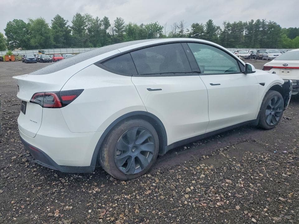 2023 TESLA MODEL Y 10