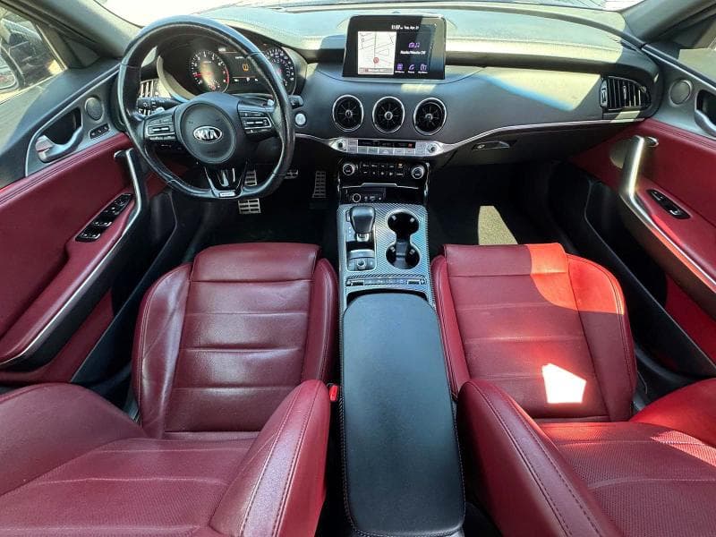 2019 KIA STINGER GT2 9