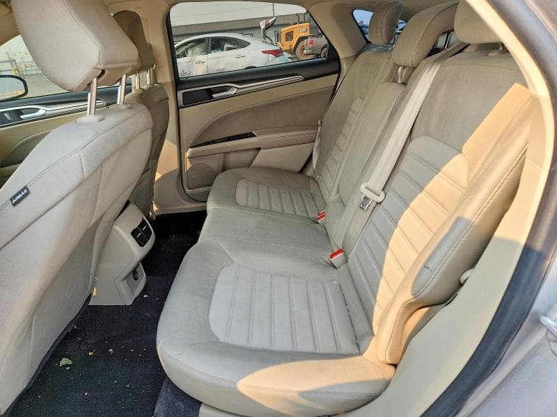 2020 FORD FUSION SE 10