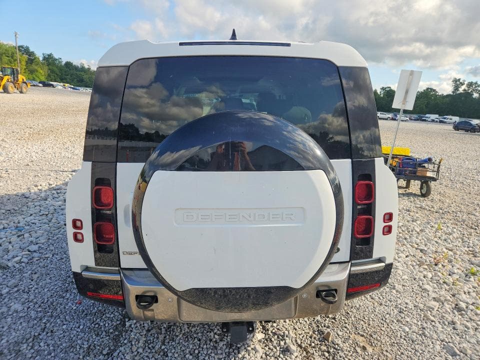 2023 LAND ROVER DEFENDER 130 SE 6