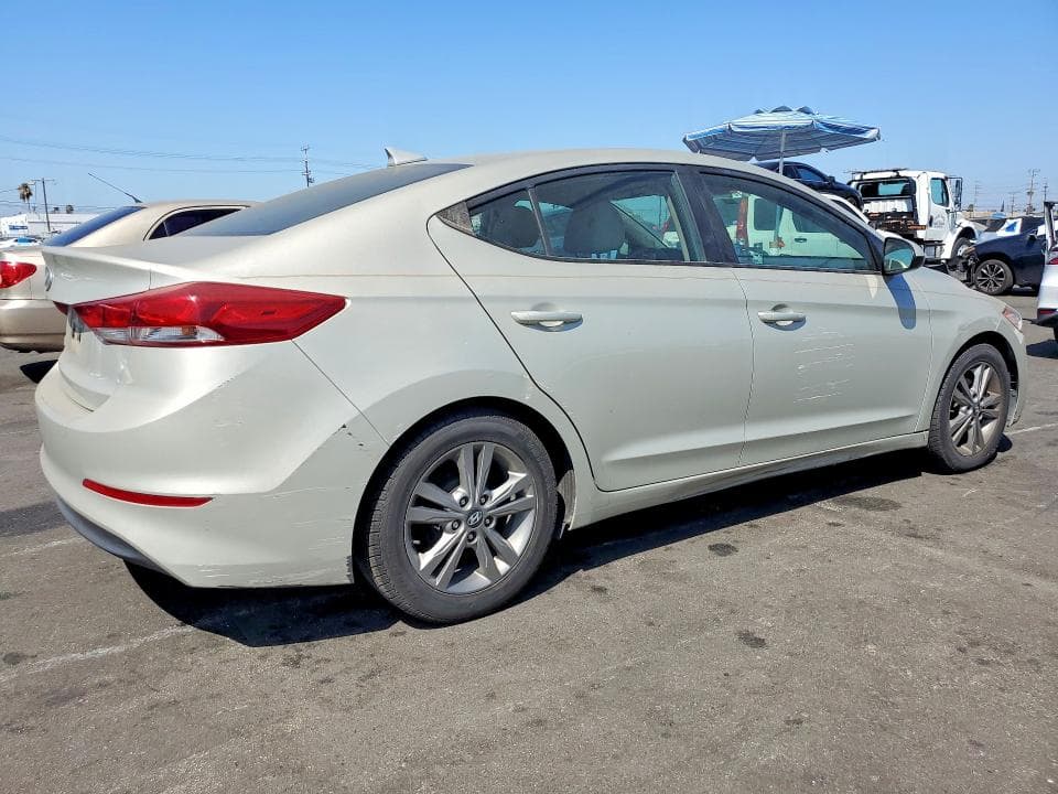 2017 HYUNDAI ELANTRA SE 3