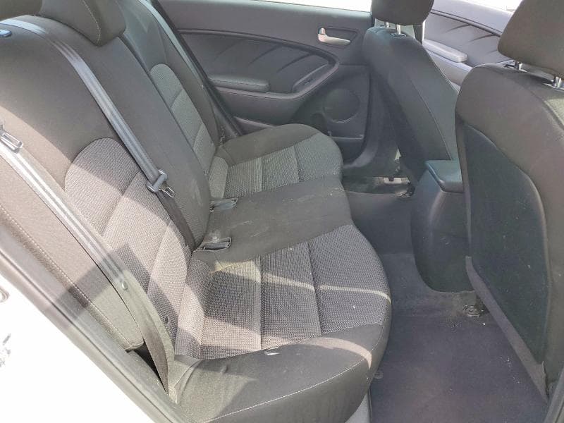 2017 KIA FORTE LX 10