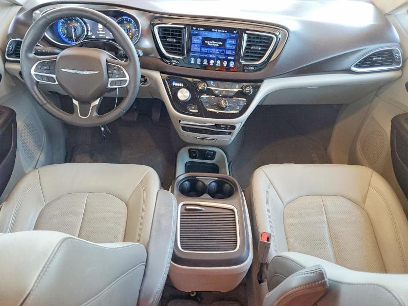 2017 CHRYSLER PACIFICA TOURING L PLUS 8