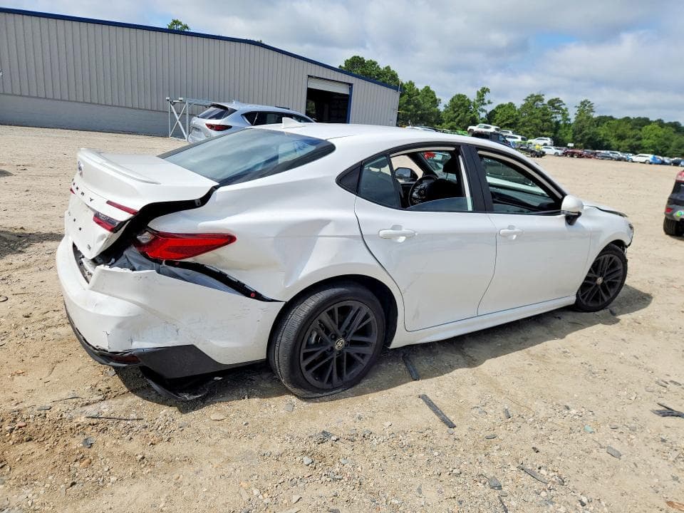 2025 TOYOTA CAMRY SE 3