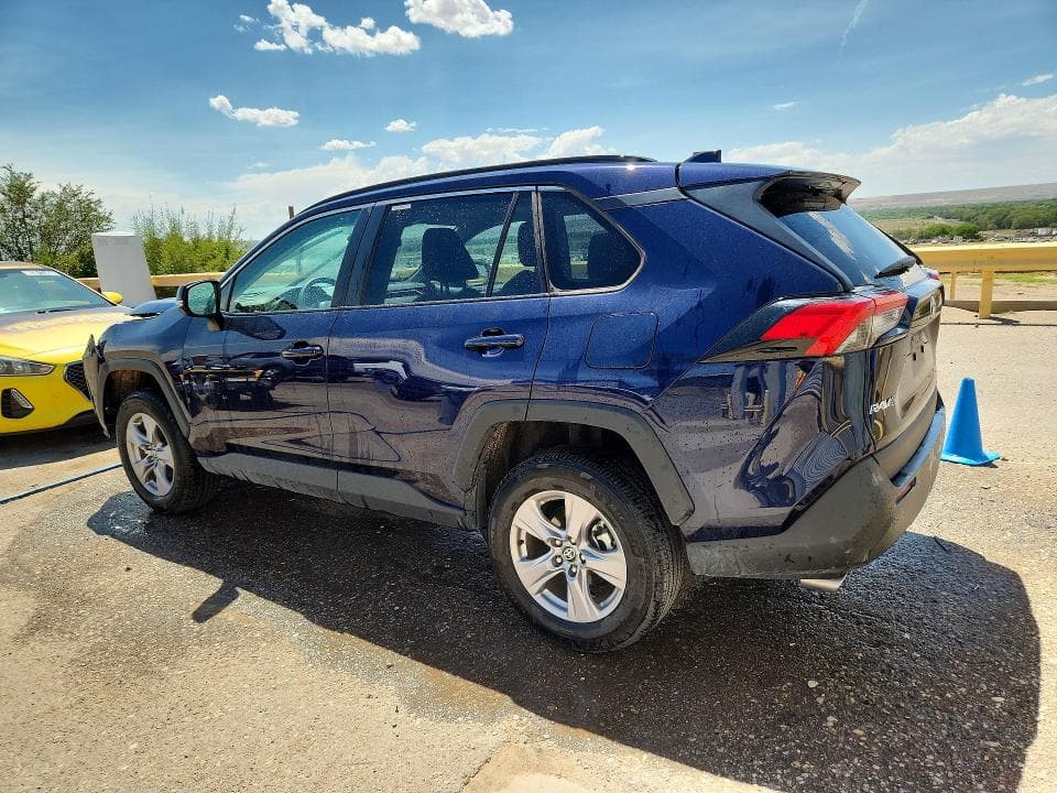 2025 TOYOTA RAV4 XLE 2