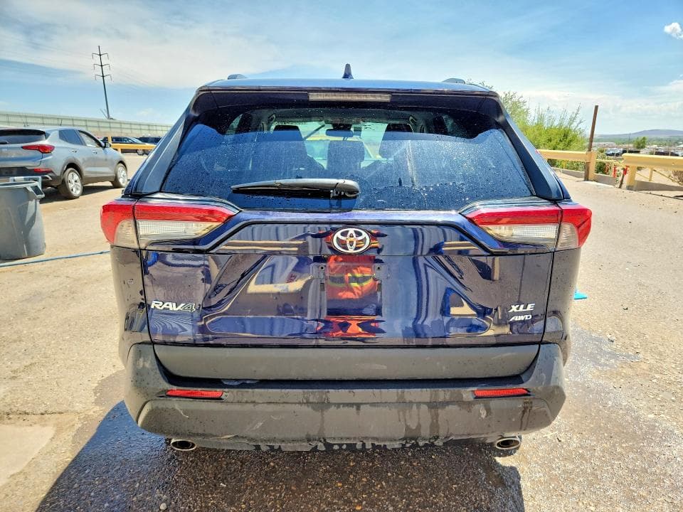 2025 TOYOTA RAV4 XLE 6