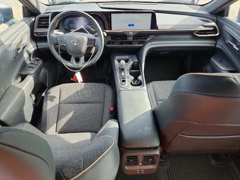 2023 TOYOTA CROWN XLE 8