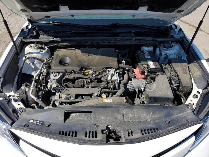 2018 TOYOTA CAMRY LE 11