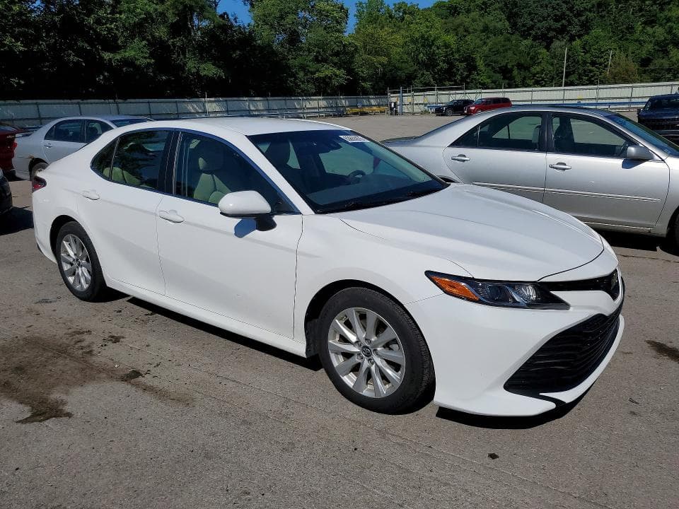 2018 TOYOTA CAMRY LE 4
