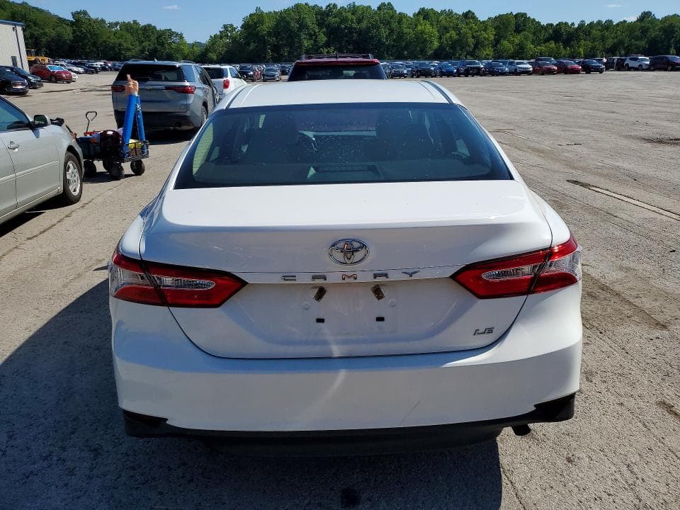 2018 TOYOTA CAMRY LE 6