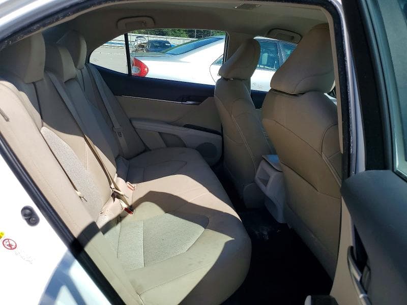 2018 TOYOTA CAMRY LE 10