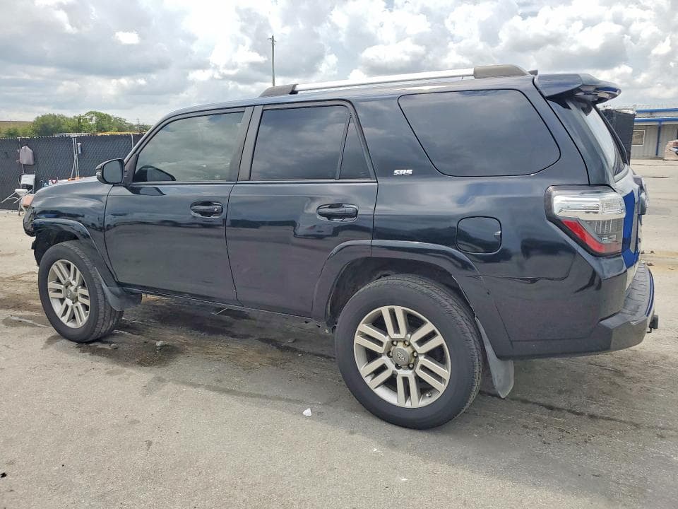 2020 TOYOTA 4RUNNER SR5 2