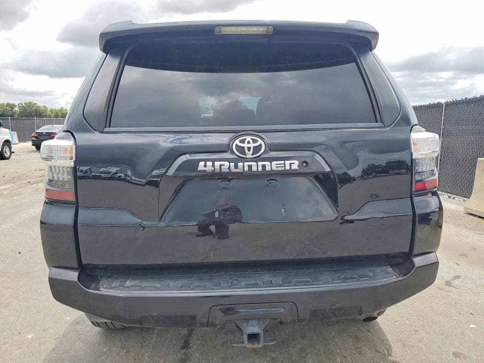 2020 TOYOTA 4RUNNER SR5 6