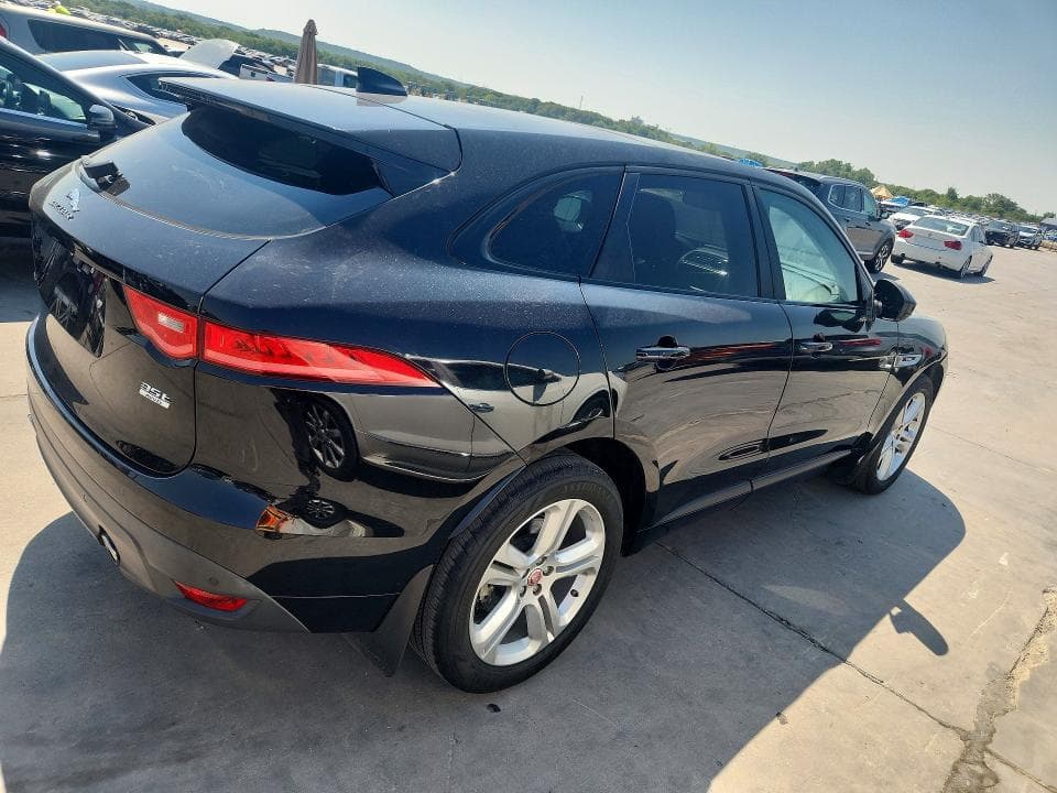 2017 JAGUAR F-PACE R - SPORT 3