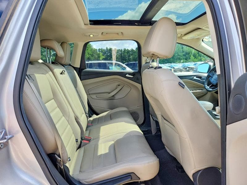 2017 FORD ESCAPE SE 11