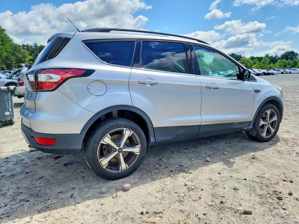 2017 FORD ESCAPE SE 3