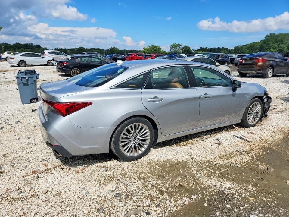 2019 TOYOTA AVALON LIMITED 3