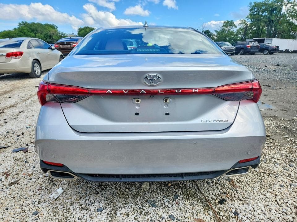2019 TOYOTA AVALON LIMITED 6