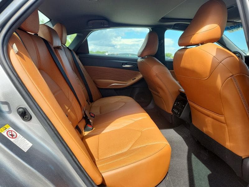 2019 TOYOTA AVALON LIMITED 10