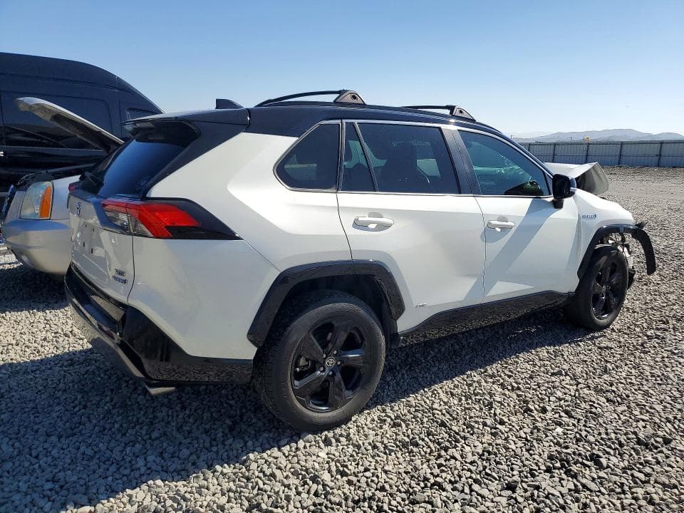 2021 TOYOTA RAV4 XSE 3
