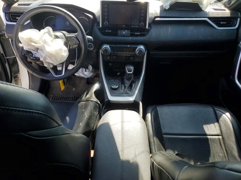 2021 TOYOTA RAV4 XSE 8