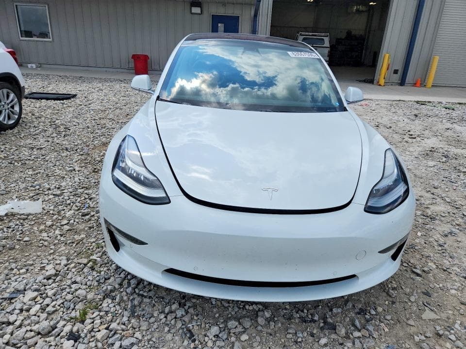 2018 TESLA MODEL 3 5