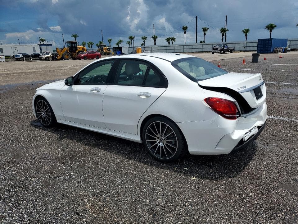 2019 MERCEDES-BENZ C 300 2