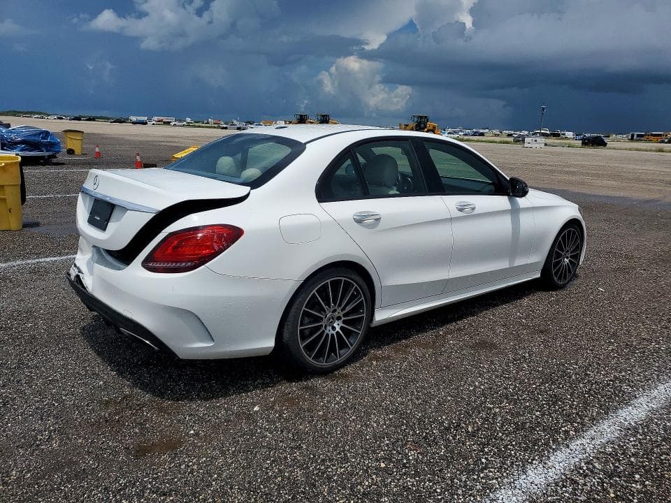 2019 MERCEDES-BENZ C 300 3