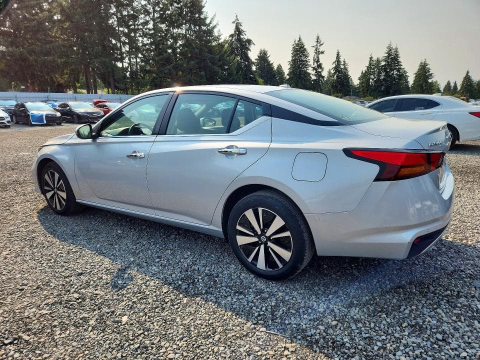 2022 NISSAN ALTIMA SV 2