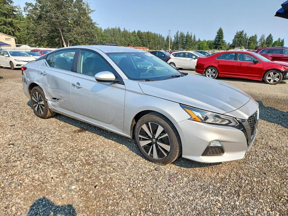 2022 NISSAN ALTIMA SV 4