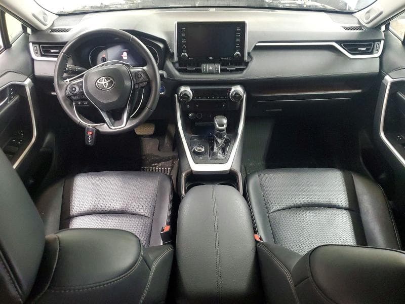 2021 TOYOTA RAV4 LIMITED 8
